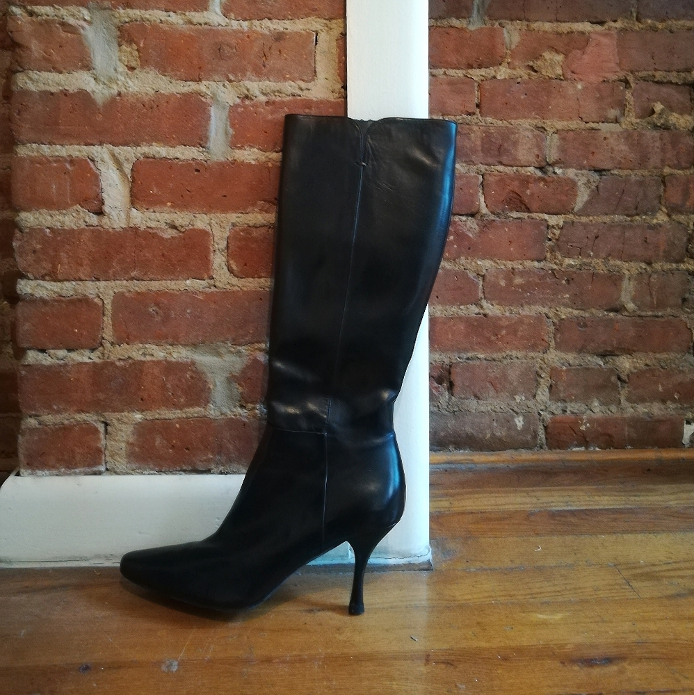 NWT Hola Stuart Weitzman leather boots